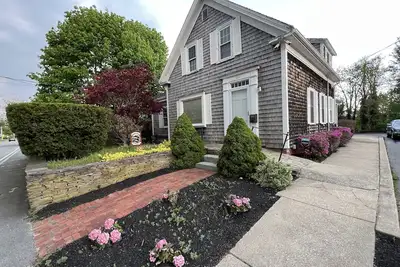 Image de Newly remodeled home - Close to beaches, Main Street and Ferry to the Islands