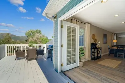 Image de Serene Stay w/ Mountain Views in Downtown Monument
