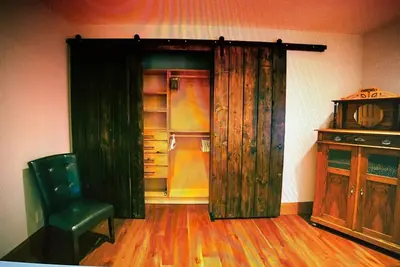 Image de beautiful appointed suite on  the chilliwack river valley hobby Farm