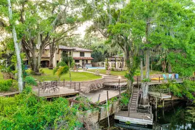 Image de Spacious Tampa Vacation Rental w/ Pool & Dock