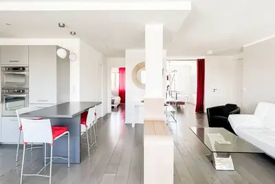 Image de Penthouse vue incroyable lac et montagnes