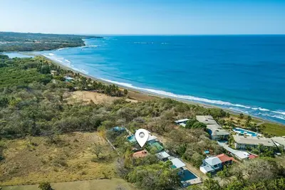 Image de Artistic Spanish Style Home - Steps From the Beach!