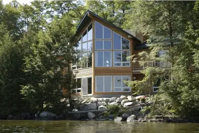 Image de Muskoka lakefront cottage with gorgeous views on Lake Rosseau