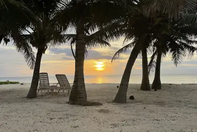 Image de Beautiful home w/ private white sand beach on the Caribbean; a/c in every room!