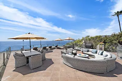 Image de 6 Ocean views, direct beach access Sunset Cove Laguna Bch (F)