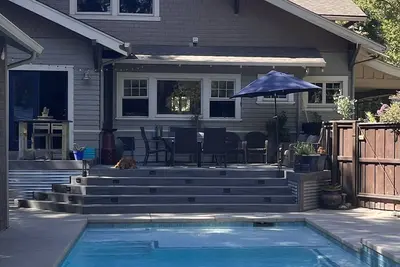 Image de Gorgeous craftsman home across from Bidwell Park