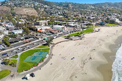 Image de Ocean views, listen to waves, stroll to main beach Sh 2