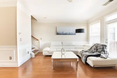 Image de Midtown/Atlantic Station 3 Bedroom Luxury Townhouse- Free Parking- Fast Wifi