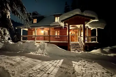 Image de All Seasons Chalet & Cabin in Sasquatch Resort on Hemlock mountain!