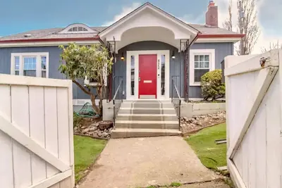 Image de Old Town Tacoma Hot Tub and Fireplace