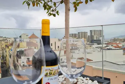 Image de Welcome to Gibraltar we hope we help you make the most of your stay with us