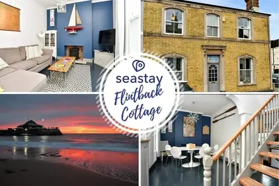 This cottage is a 3 bedroom(s), 2 bathrooms, located in Broadstairs, England.