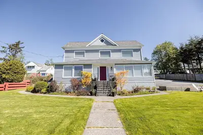 Image de Stunning 5 Bedroom, 4 Bathroom Home Located Downtown