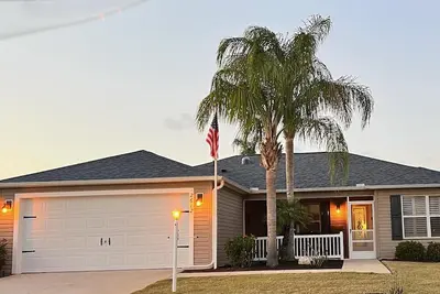Image de Immaculate Ranch home in Village of Duval