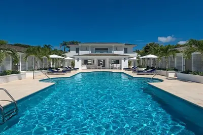 Image de Superb Contemporary 5 Bedroom Villa With Stunning Sea Views