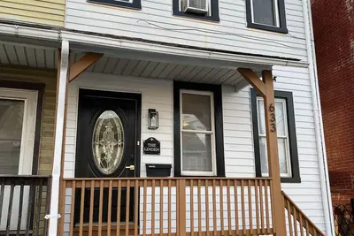 Image de Charming 4 bedroom house right in downtown Bethlehem. Walkable to everything!