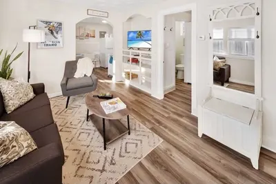 Image de SoBo Bungalow~Blocks to Bsu~Minutes to Downtown