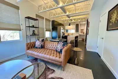 Image de Swanky Retreat - Downtown