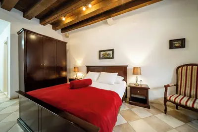 Image de SUNce Palace Apartments with free offsite parking