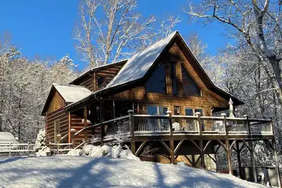Image de Serene Luxury Mountain Cabin l Hot Tub, Stunning Views & Designer Comforts