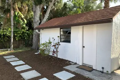 Image de Private Tiny-Home, bath, mini kitchen, twinbed, desk, micro, Fit, Mlb, 3m2 beach