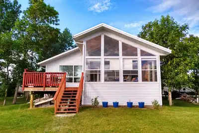 Image de 4-season home on Lake Manitoba