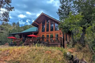 Image de Stylish Cabin with Stunning Mountain/Forest Views