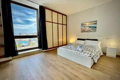 Image de Dwelling Underwater 87b Across From The Aquarium Genovabnb. It