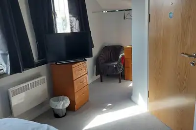 Image de Good sized rooms above a busy pub, short walk in to Town Centre.