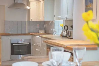 Image de Pass the Keys | Walking distance to beach and castle. Sleeps 8.