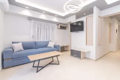 SithoniaRS Luxury Ground Floor Apartment With Private Garden