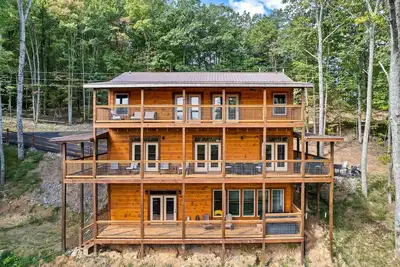 Image de New 5br Cabin w/ Pool, Hot Tub • Near Smokies