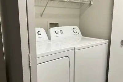 Image de Luxury Renovated Property with Pool/Gym