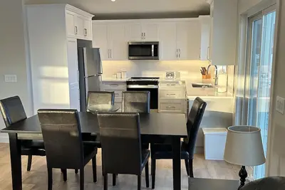 Image de Whispering Pines Lakeside Resort - with A/C-Golf-Pool-Gym-Beach-Restaurant-Parks