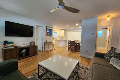 Image de Updated Home in Clearwater, Close to Beaches!