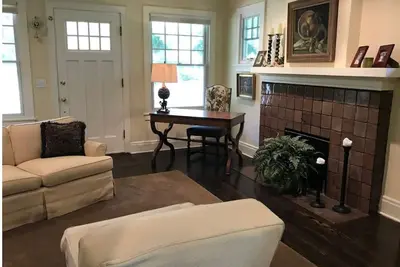 Image de Historic Craftsman Bungalow.