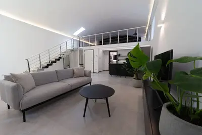 Image de Elegant Loft finely furnished in the historic center of Como