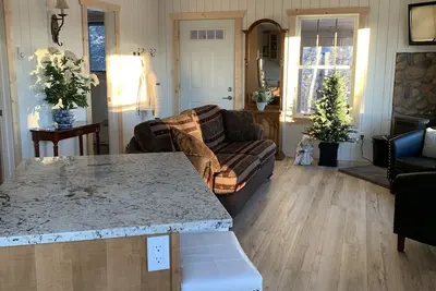 Image de Cozy Guest cottage waterfront with screened in gazebo