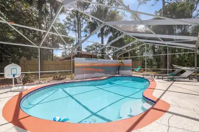 Image de Unique A-Frame Heated pool & Firepit