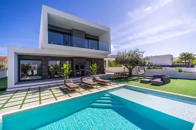Image de Gorgeous 8 People Modern Villa with Swimming Pool | 5 mins from Golf and Beaches