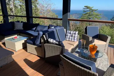 Image de Rockbilt Vista--Luxury wing of the Rockbilt Estate with stunning ocean views, 4 minutes to Acadia