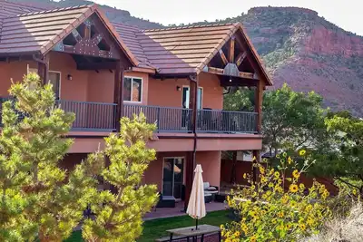 Image de Luxury Vacation Home in Southern Utah with Pool and Hot Tub. Near Zion and Bryce
