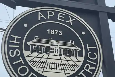 Image de Charming Home in Downtown Historic Apex with King Bed