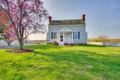 Image de Idyllic Appomattox Home w/ Porch & Rocking Chairs!