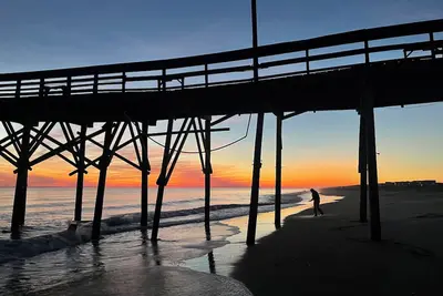Image de Private A-Frame home with Hot Tub and Firepit! Two large decks with Ocean views!