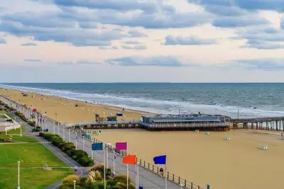 Image de All the comforts of home steps from the oceanfront!