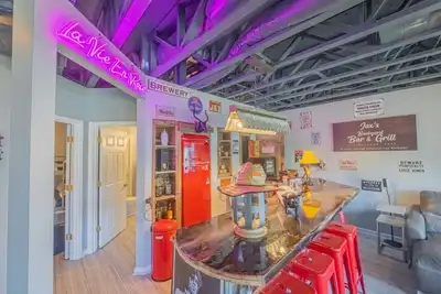 Image de Insta Worthy Lake Hartwell Home - Private Dock