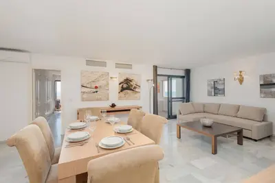 Image de Penthouse à Puerto Banus avec vue sur la mer et le port de plaisance