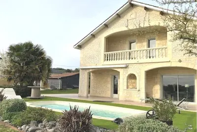 Image de Bienvenue à la Villa Camalope, un gîte familiale  à 5 min de Périgueux.