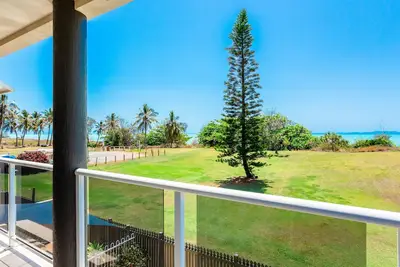 Image de Absolute beachfront - and your own private swimming pool! ?